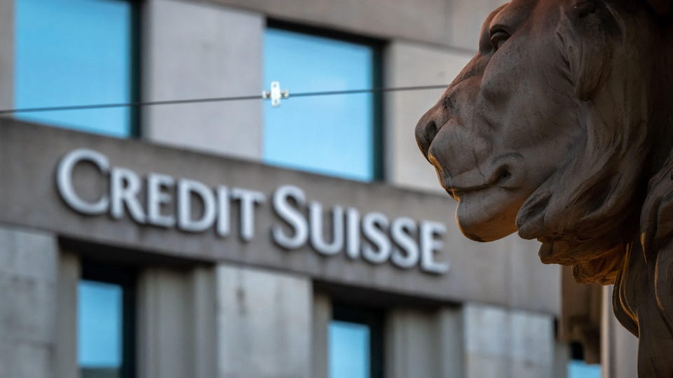 Las Acciones De Credit Suisse Se Desploman Un Y Los Bancos