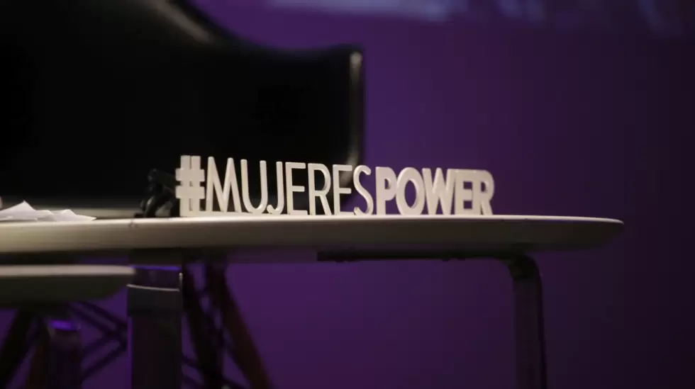 hash-mujeres-power