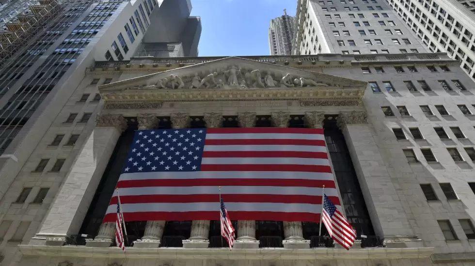 el-edificio-de-la-bolsa-de-valores-en-wall-street-nueva-york-335065