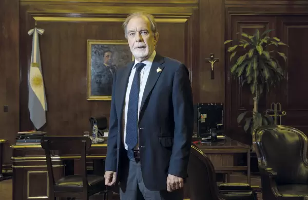 Sturzenegger est muy solo en la pelea contra la inflacin