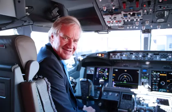 "La competencia en la navegación aerocomercial es dura"