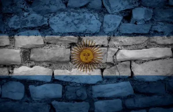 Argentina tiene los salarios en dólares más bajos de la región