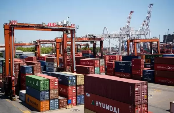 Las exportaciones fabriles cayeron 10% en octubre y retrocedieron 7,5% en el año