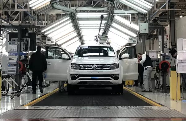 Alberto y su plan para inyectar más de US$ 20 mil millones en las automotrices