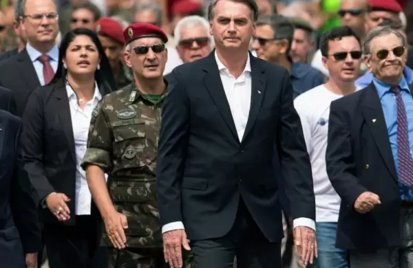 Bolsonaro vuelve a criticar a la Argentina a horas de la segunda vuelta electoral en Brasil