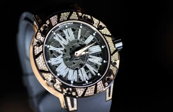 Una oleada de robo de relojes en Paris se cobró una nueva víctima de 780.000 euros