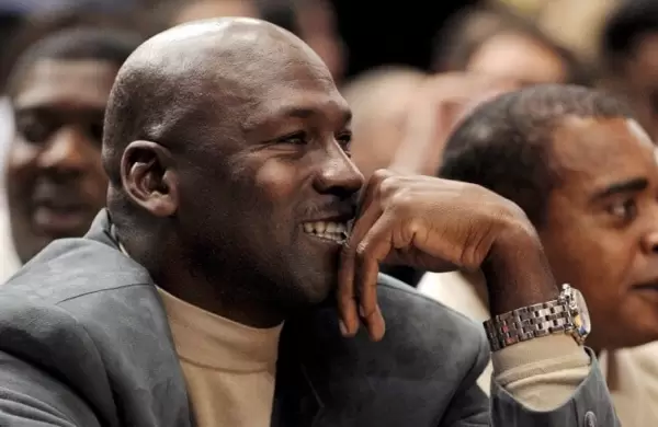 Sotheby's subast las Nike Air que us Michael Jordan en su primera temporada con los Chicago Bulls