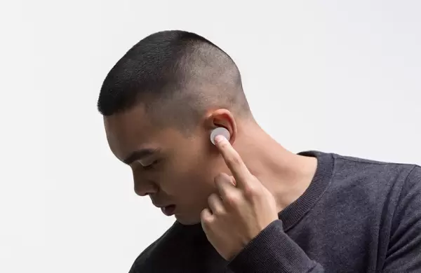Microsoft lanzar dos modelos de auriculares para competir con los AirPods