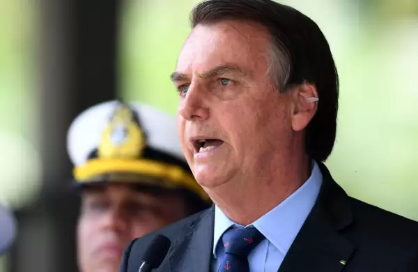 Bolsonaro organiza un asado para 30 con partido de fútbol incluido: “Voy a cometer un crimen”