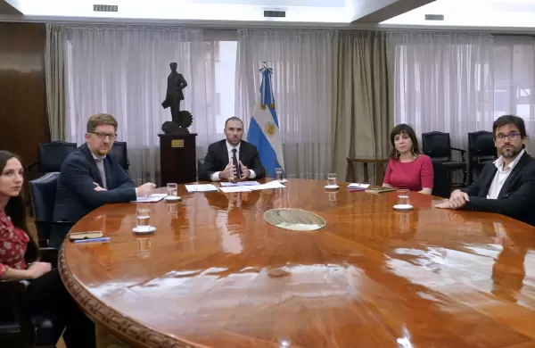 “Somos flexibles”: Guzmán confía en que llegará a un “acuerdo sustentable” con los bonistas