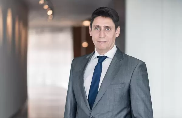 Sigue la sangra oficialista: renunci el CEO de YPF