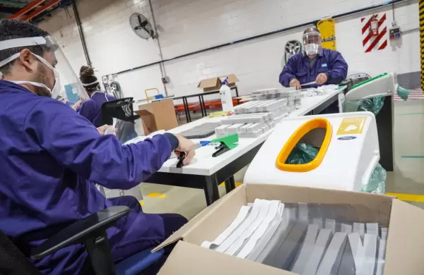 Ford Argentina produjo y donó 20.000 protectores faciales para la Cruz Roja