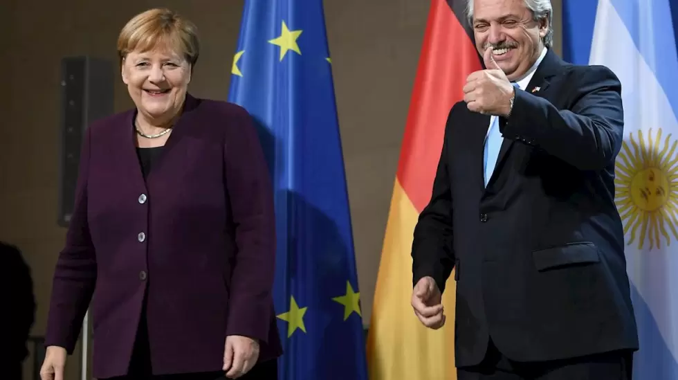 alberto-y-merkel