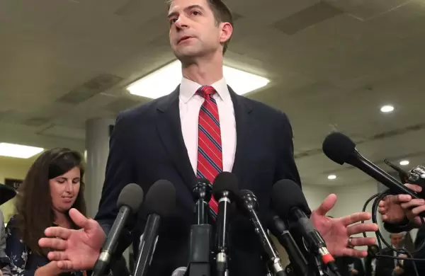 Un senador de EE.UU. pide prohibir las visas a estudiantes chinos