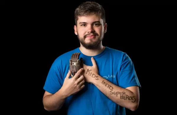 Gino Tubaro y Siemens se unen para combatir el coronavirus con la impresión 3D de 20.000 mascarillas