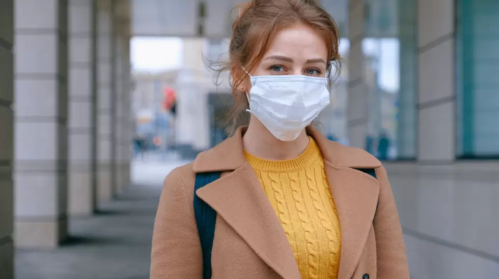 woman-wearing-face-mask-3902881