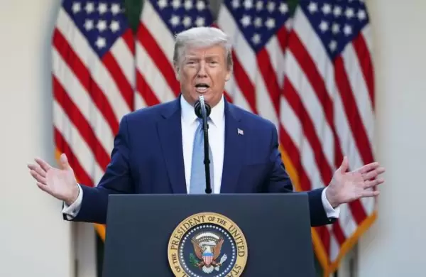 Trump suspende “temporalmente” la inmigración a Estados Unidos “a la luz del ataque del enemigo invisible”