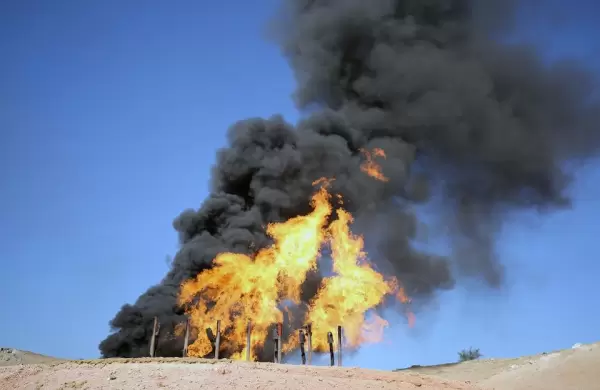 Qué movimientos financieros explican la histórica caída de los futuros del petróleo