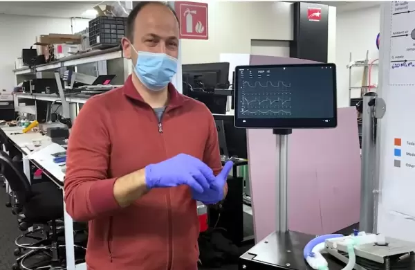 Elon Musk present un prototipo de respirador para pacientes de COVID-19 hecho con partes de un Tesla