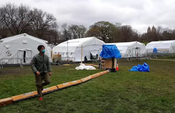 Nueva York en crisis: un hospital de campaña en Central Park y un tigre con coronavirus