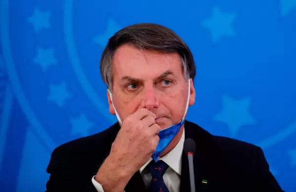 La imagen de Bolsonaro se derrumba en las encuestas pero la mayoría prefiere que no renuncie