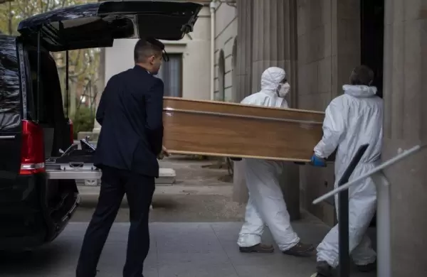 España superó a Italia en casos confirmados pero la curva empieza a ralentizarse