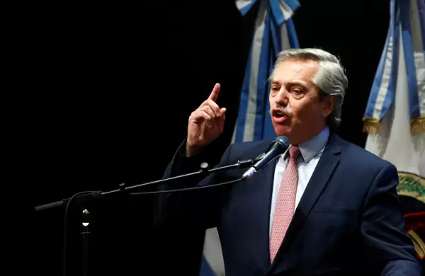 Según D?Alesio IROL-Berensztein, las medidas del gobierno tienen amplia aceptación y Alberto Fernández mejoró su imagen 10 puntos