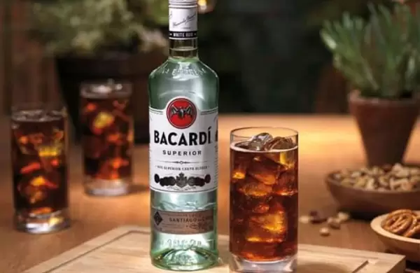 Bacardi reduce su producción de ron para fabricar un millón de litros de alcohol en gel