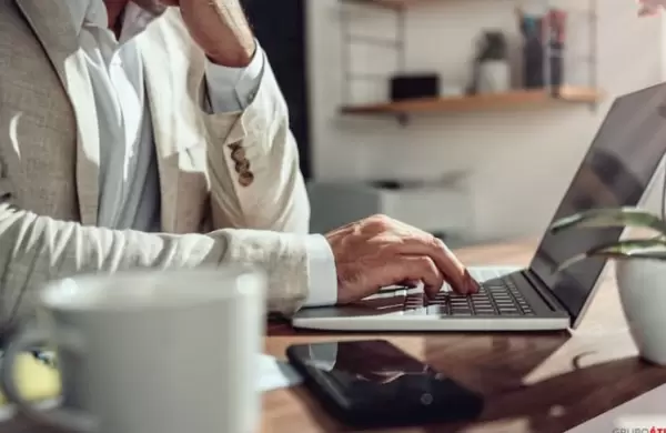 Los empleados son propensos a fingir que están trabajando cuando se controla su productividad