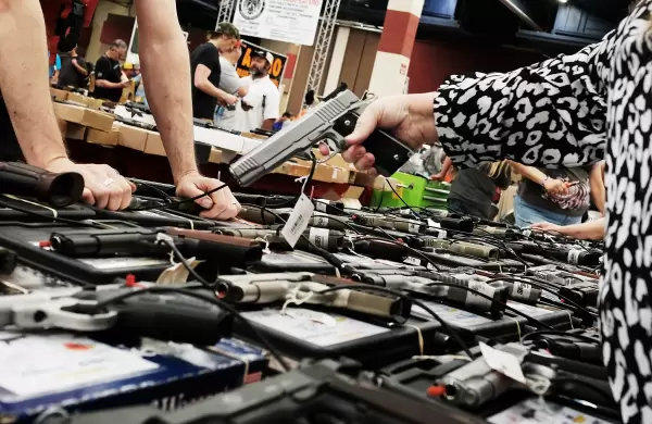 Con el avance de la pandemia, crece en Estados Unidos la venta de armas