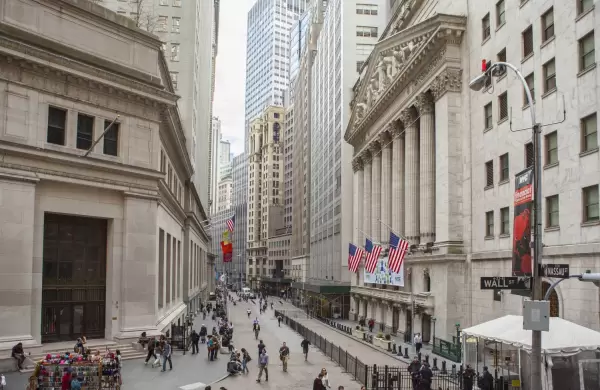 Por tercera vez en una semana, Wall Street debió suspender actividades por emergencia financiera