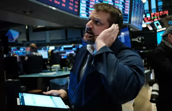 Los futuros del petróleo Brent y WTI cotizan en máximos de 10 meses y se acercan a los 100 dólares