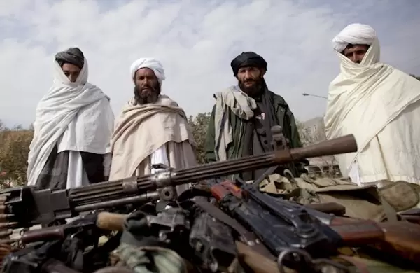 EEUU se compromete a "facilitar" el intercambio de prisioneros en Afganistán