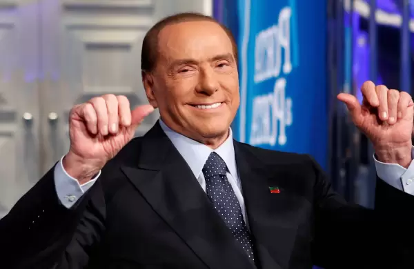 Tras 10 años de batalla legal, Berlusconi llegó a un acuerdo económico con su ex mujer