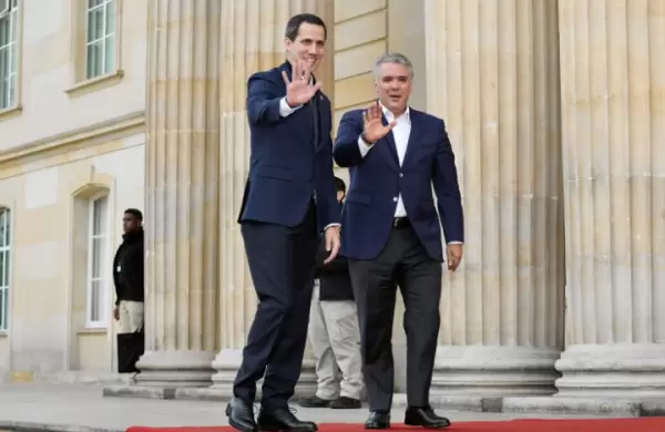 Guaidó se reúne con Mike Pompeo en Colombia en una cumbre sobre terrorismo