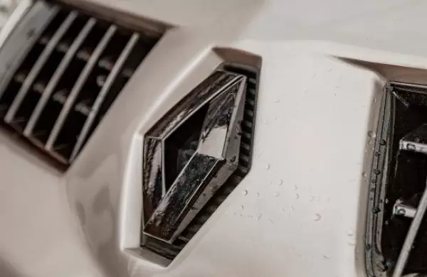 Las acciones de Renault caen a mínimos históricos por rumores de separación de Nissan