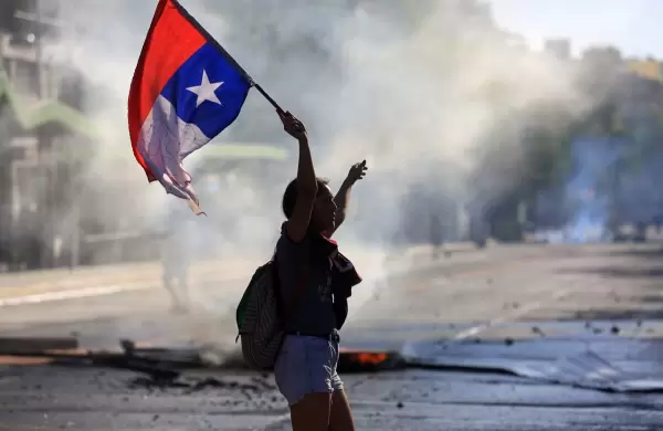 Por el estallido social, Chile desacelera su crecimiento