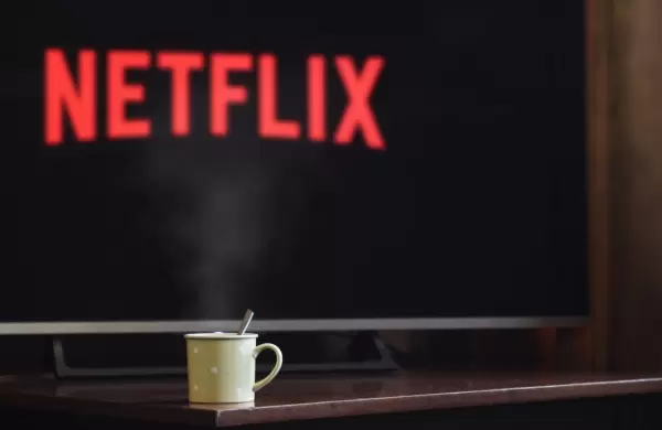 Negocio en crisis: Netflix se asocia con Microsoft para meter publicidad en su plataforma