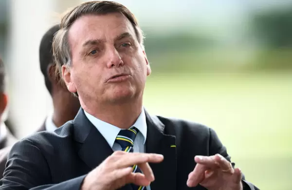 “El que toma cloroquina es de derecha”: las bromas de Bolsonaro sobre el coronavirus