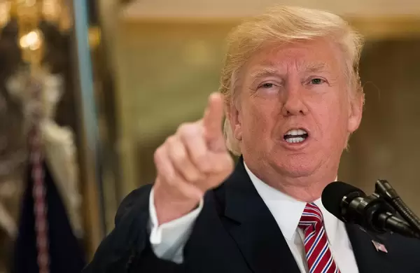 Trump dice que tiene “rodeado” a Maduro y promete que “algo pasará” en Venezuela