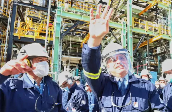 Cómo es y qué produce la nueva refinería de Bulgheroni que inauguró Alberto Fernández