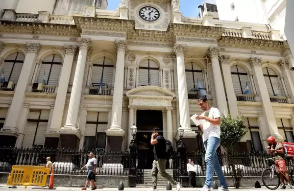 El Banco Central denuncia un “comportamiento disruptivo” en la compra de divisas de las empresas