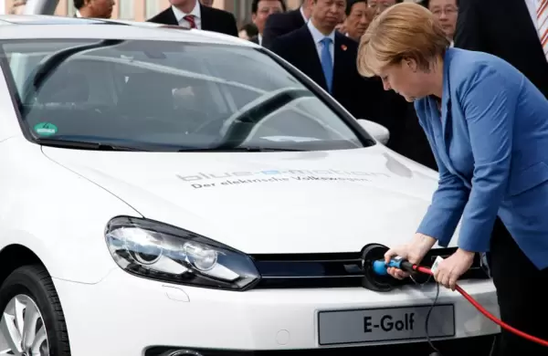 Mientras sale de la cuarentena, Alemania busca fomentar el uso de vehículos eléctricos