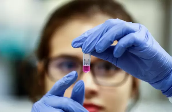 El laboratorio Moderna inicia pruebas para una de sus vacunas contra COVID-19