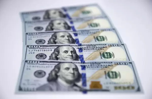 ¿Se devalúa el dólar? Por qué cae la moneda estadounidense y qué consecuencias puede tener