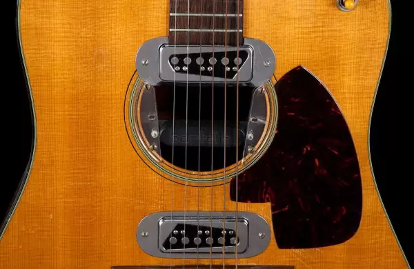 La más cara del mundo: subastaron una guitarra que usó Kurt Cobain en 1994