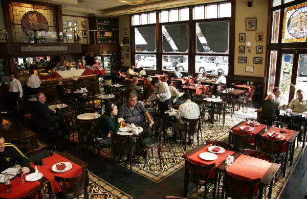 Un proyecto de ley buscar dar asistencia a los Bares Notables porteos