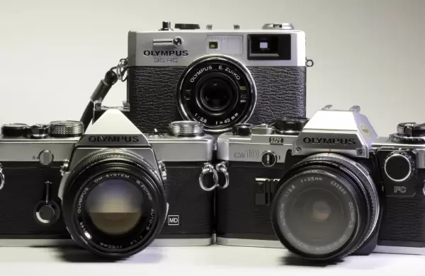 Después de 84 años, Olympus se retira del mercado de cámaras de fotos porque "no es rentable"