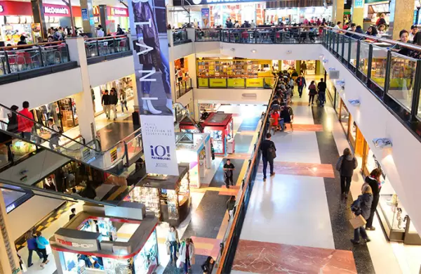 Con un 25% de los locales cerrados definitivamente, los shoppings denuncian que estn siendo discriminados