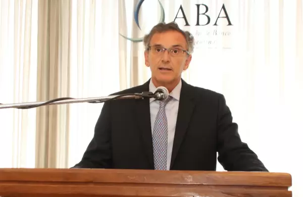 El presidente de la Asociacin de Bancos dice que la Ley de Teletrabajo "atrasa por lo menos 150 aos"